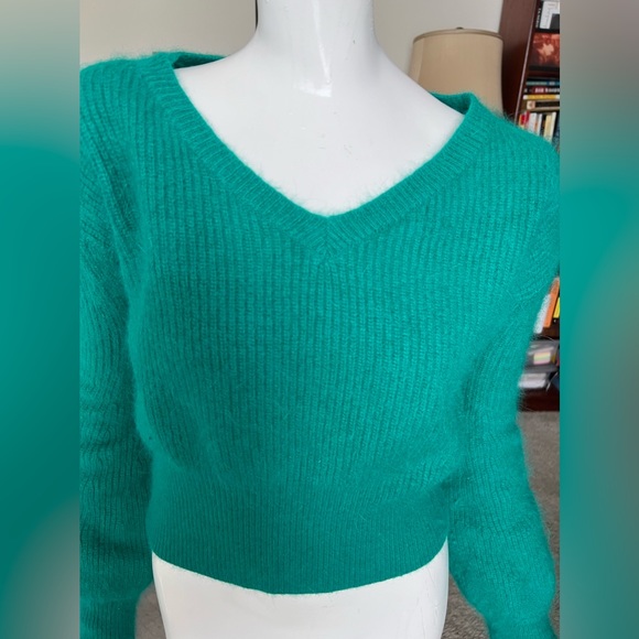 AILE Korean brand wool/ angora sweater- CUTE! - Picture 9 of 11